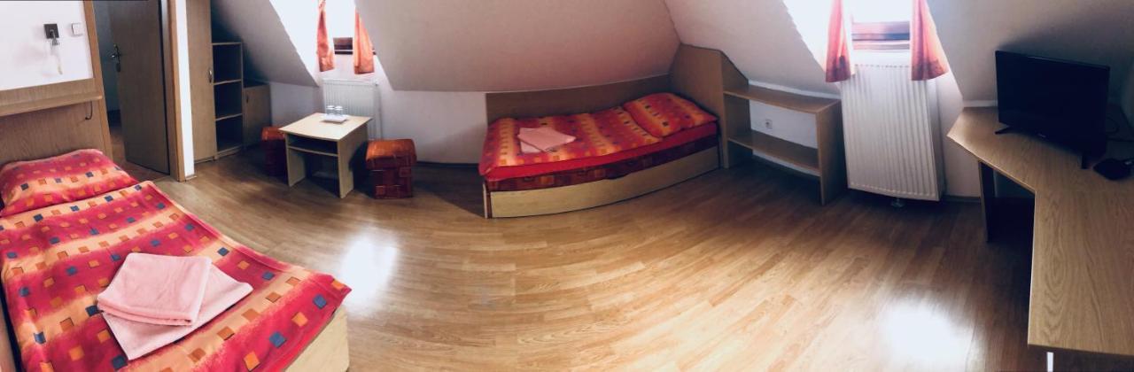 Penzion Pramen Liptovske Sliace Esterno foto