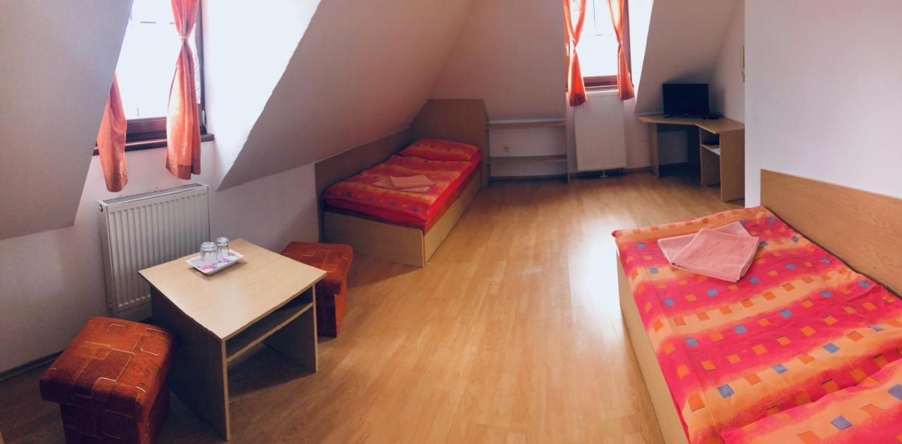 Penzion Pramen Liptovske Sliace Esterno foto